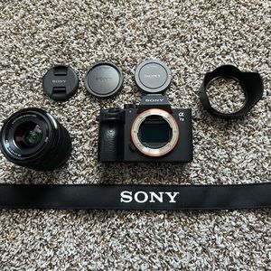 Sony-Alpha a7 III Mirrorless Cam w/ High Quality Zoom Lens & Full Motion Tripod